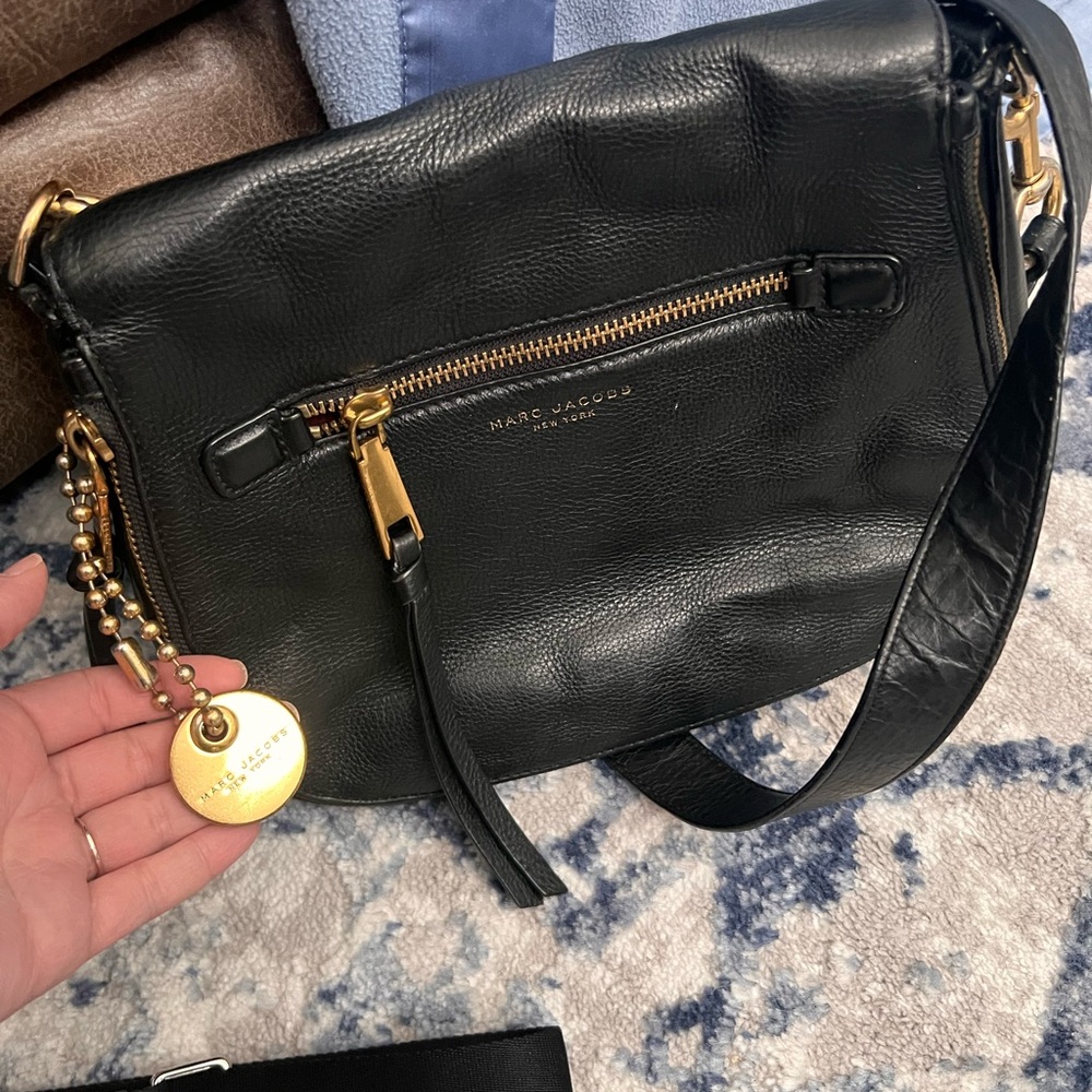 Excellent condition Marc Jacobs Black and gold saddle bag